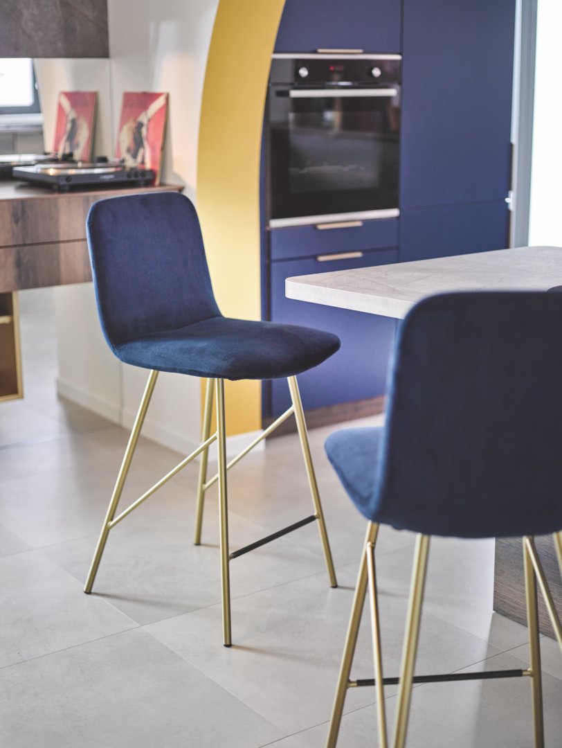 chaises bleues design 