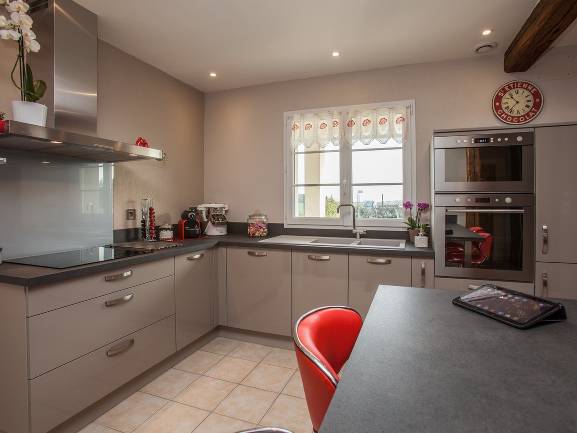 Cuisine avant-après sur mesure Light + Gris Clair Majestic Brillant