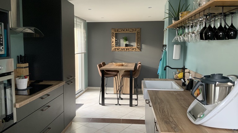 Cuisine en couloir : nos conseils pour bien l’aménager