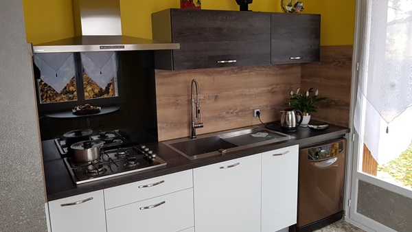 Cuisine équipée sur mesure Light Blanc Brillant et Trend Woody Dark