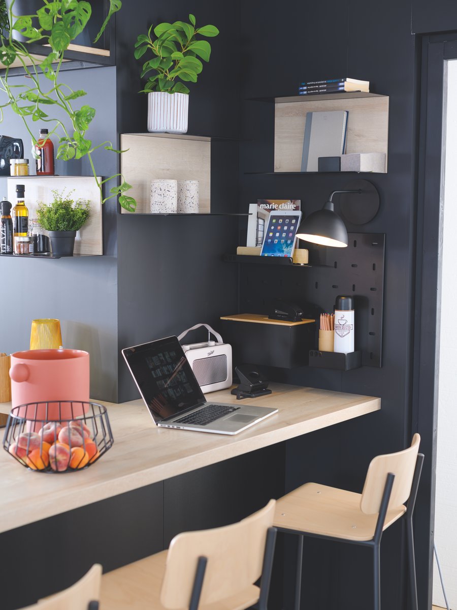 Coin bureau dans la cuisine