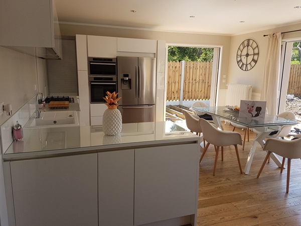 Cuisine équipée sur mesure Light Blanc Brillant