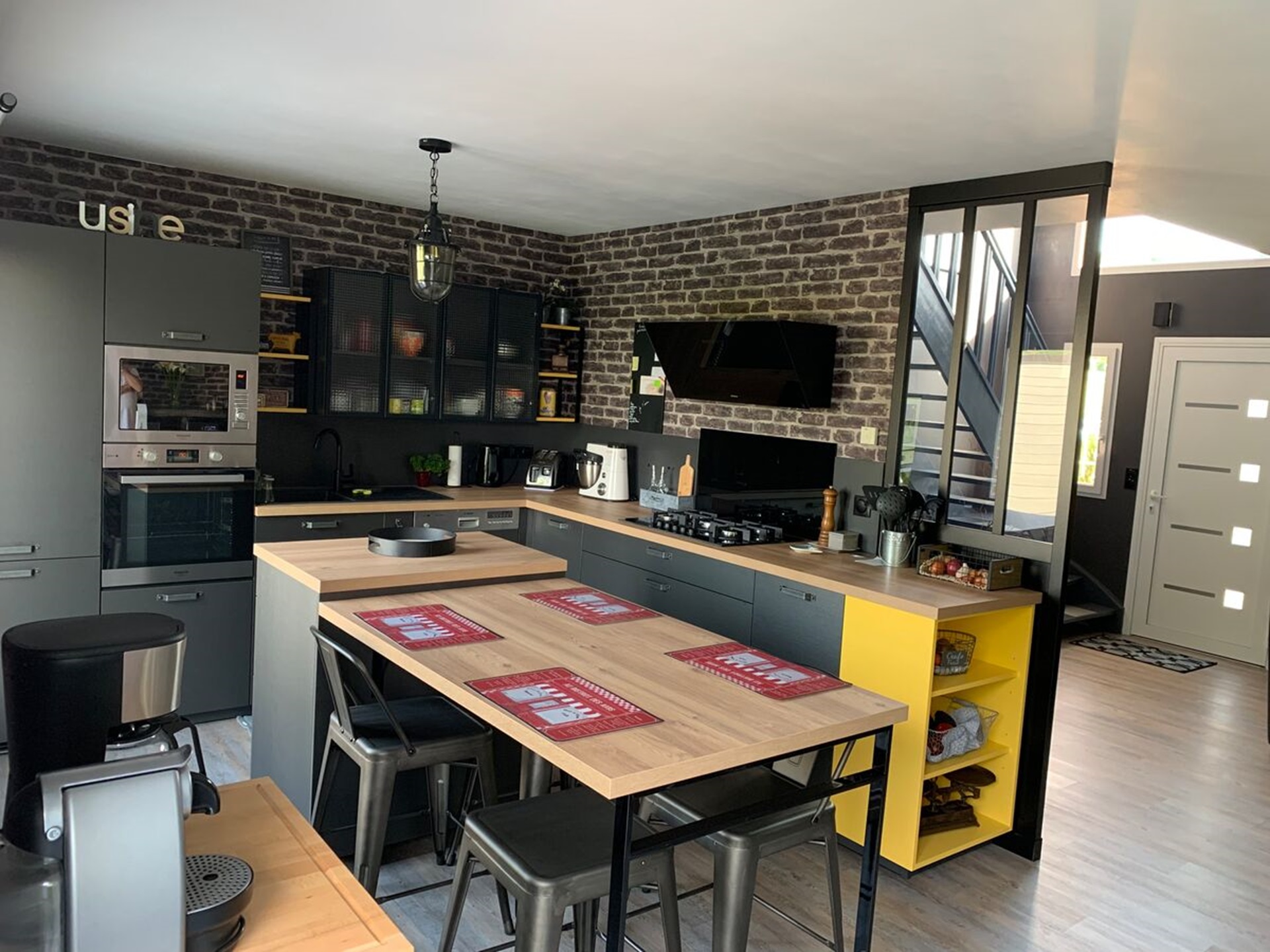 Cuisine avant-après sur mesure Label Métal Brossé