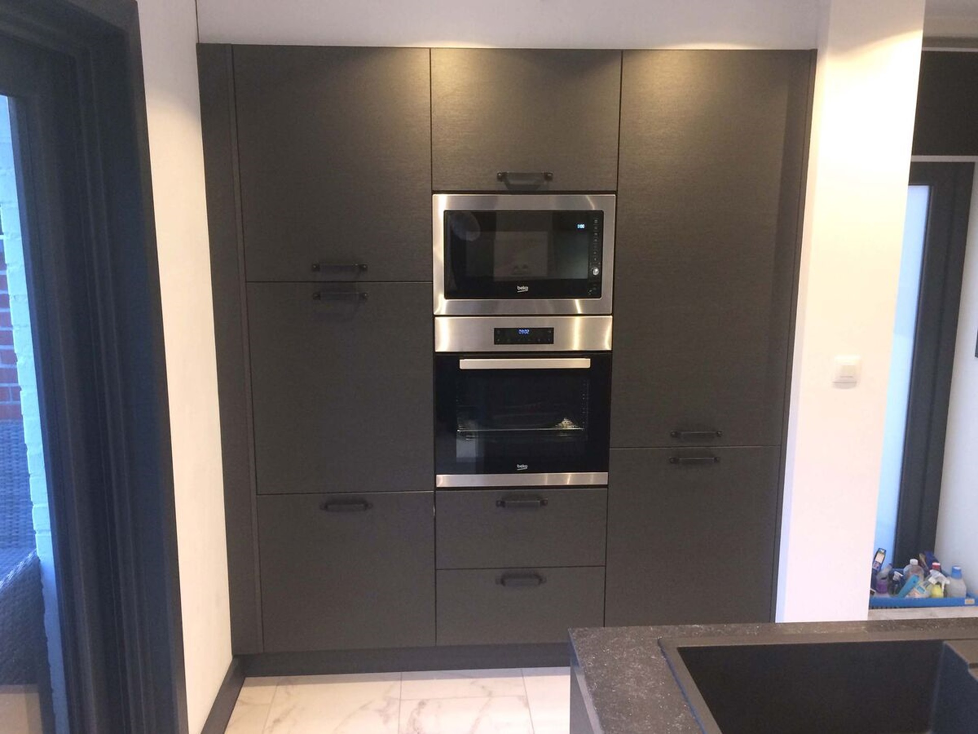 Rénovation cuisine équipée sur mesure Label Métal Brossé