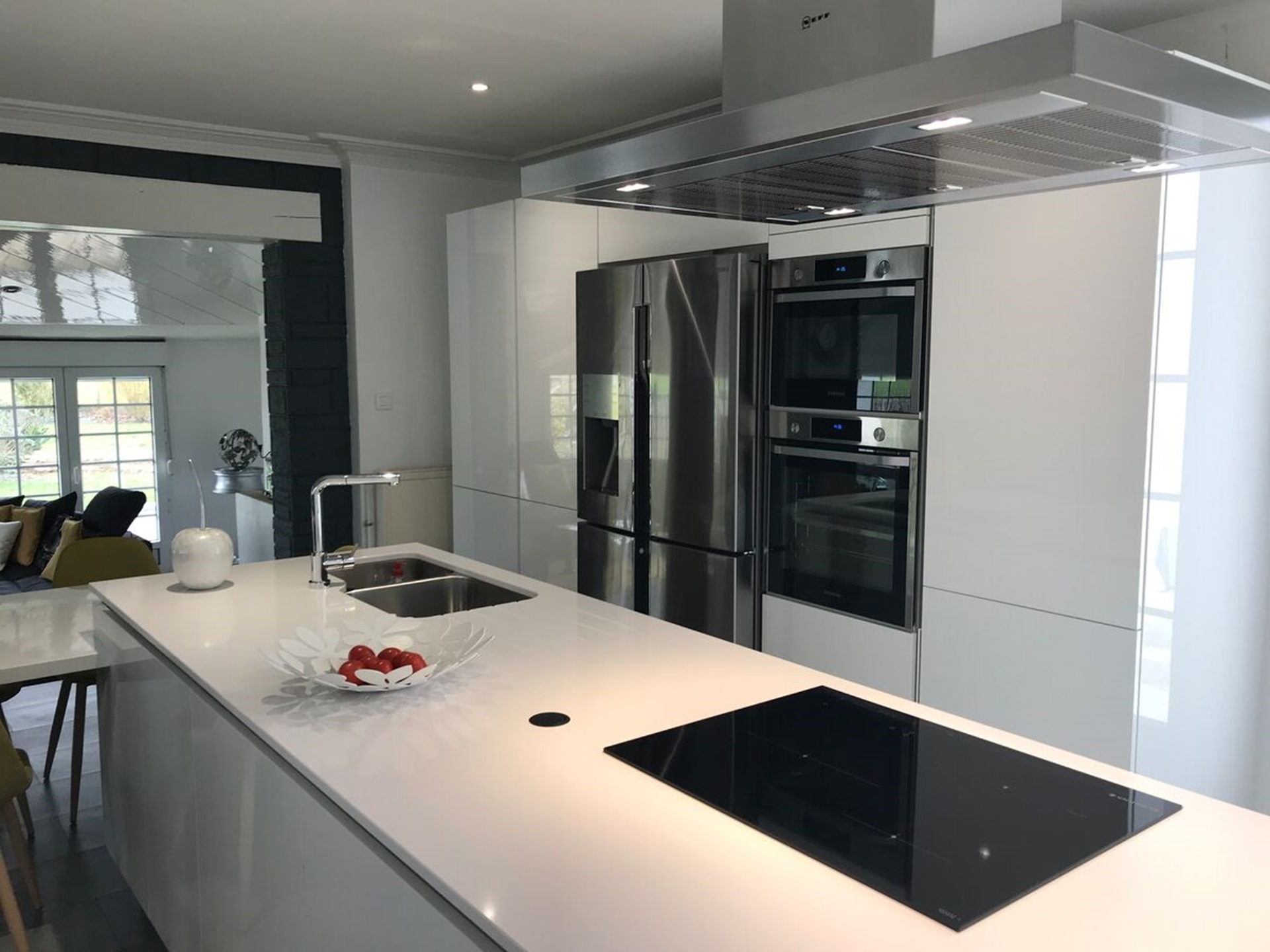 Cuisine avant-après sur mesure E Light Blanc Brillant