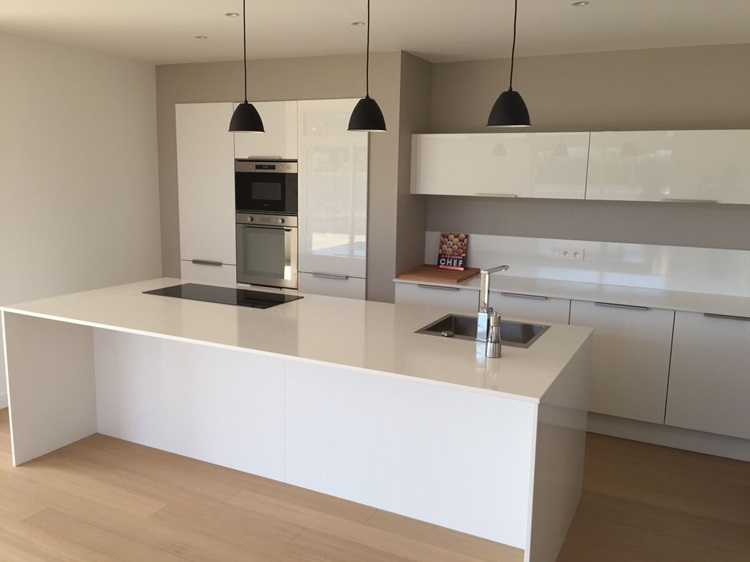 Cuisine équipée sur mesure Light Blanc brillant