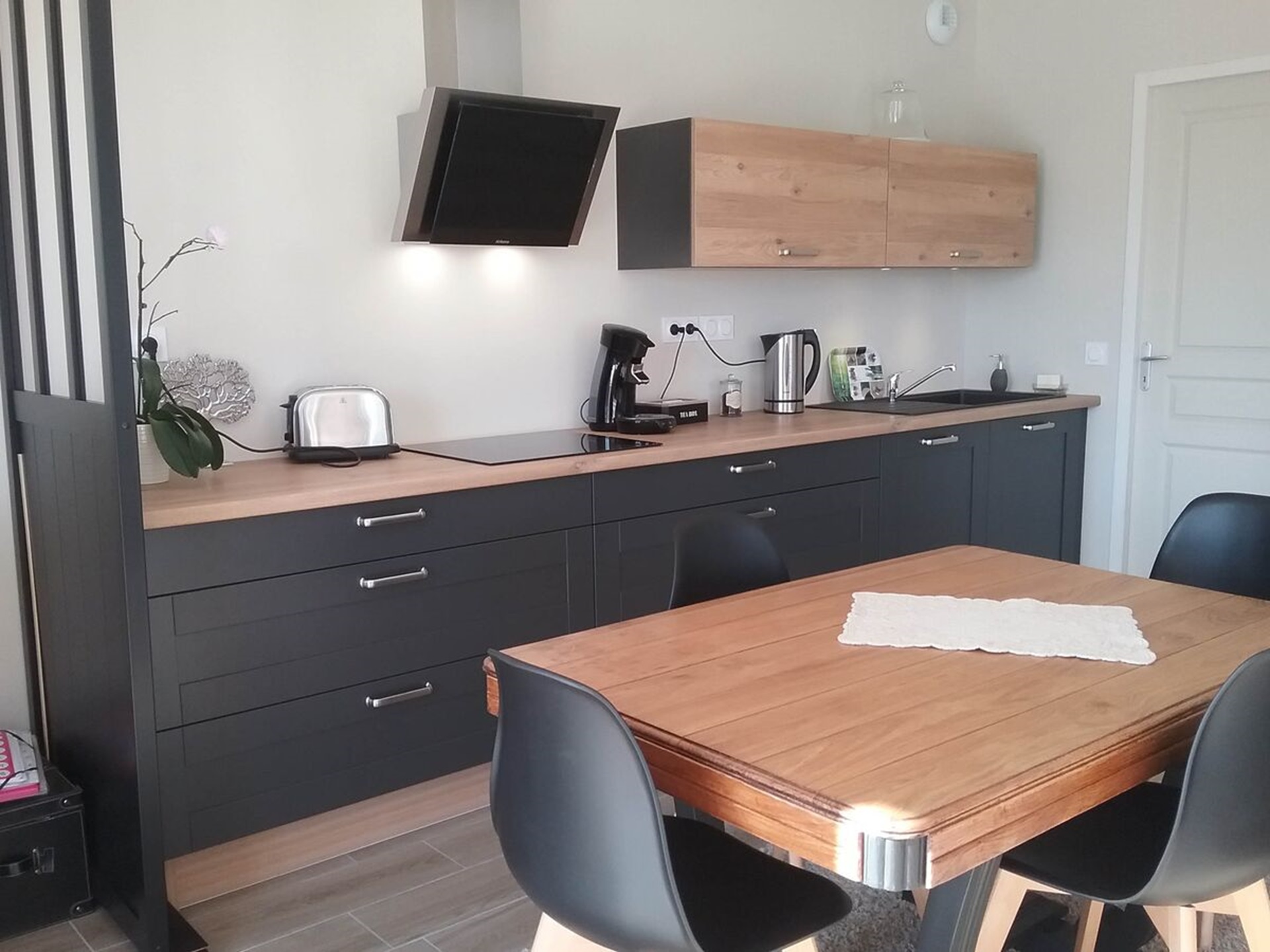 Cuisine avant-après sur mesure Trend Cube Ombre Soft et Chêne Honey