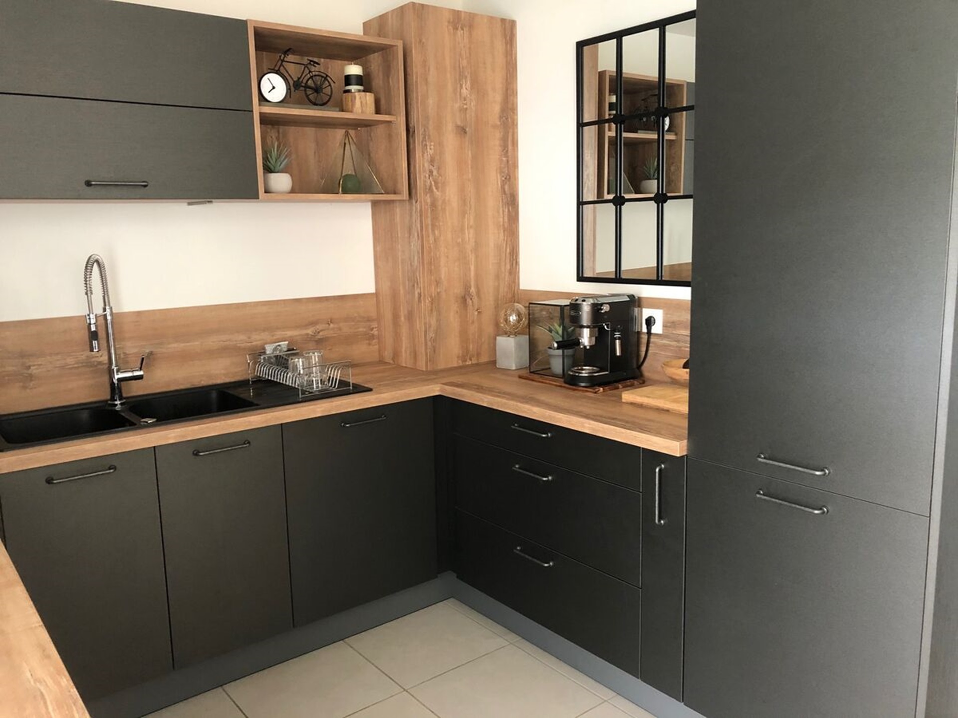 Rénovation cuisine équipée sur mesure Label Métal Brossé