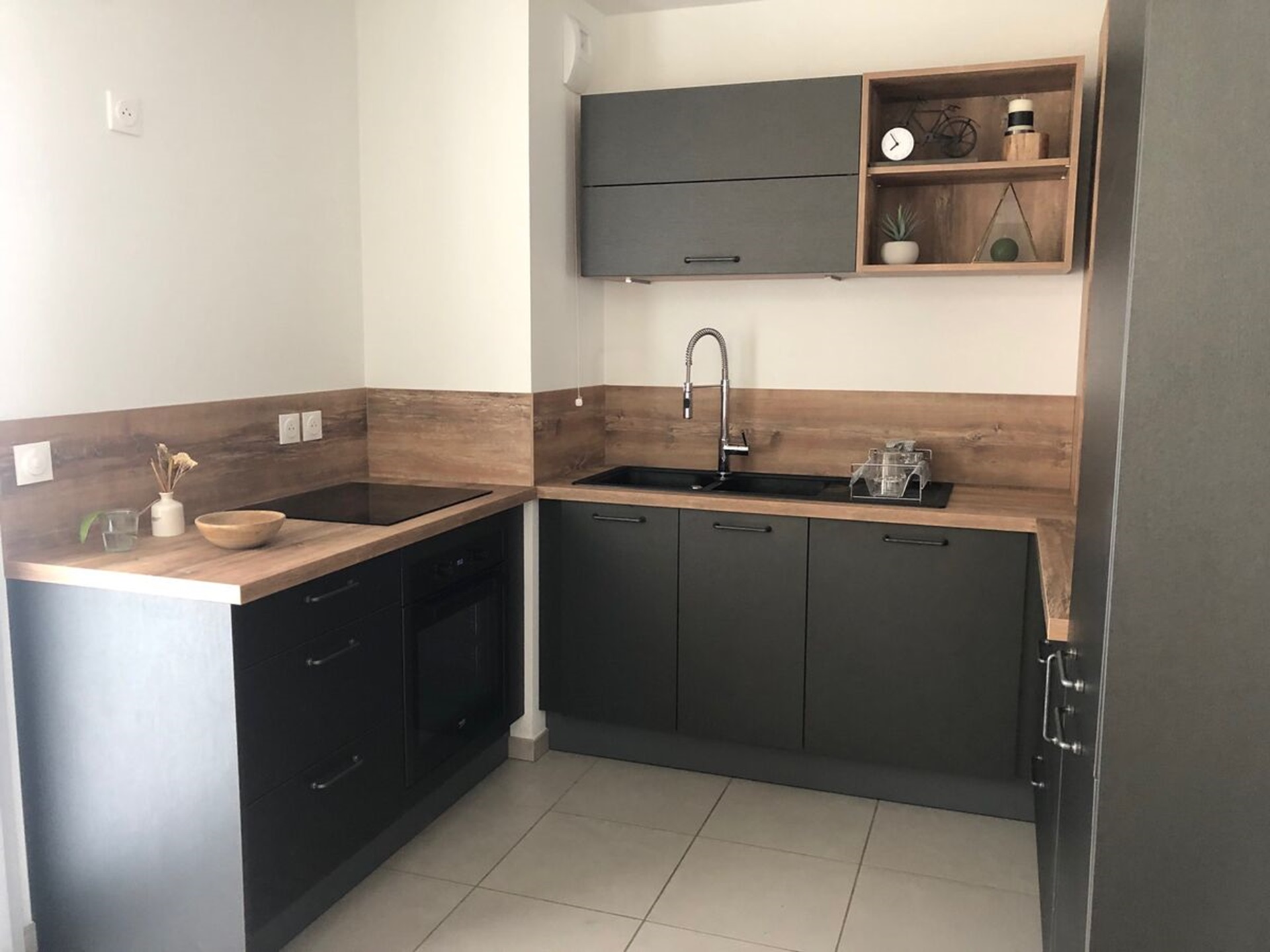 Cuisine avant-après sur mesure Label Métal Brossé