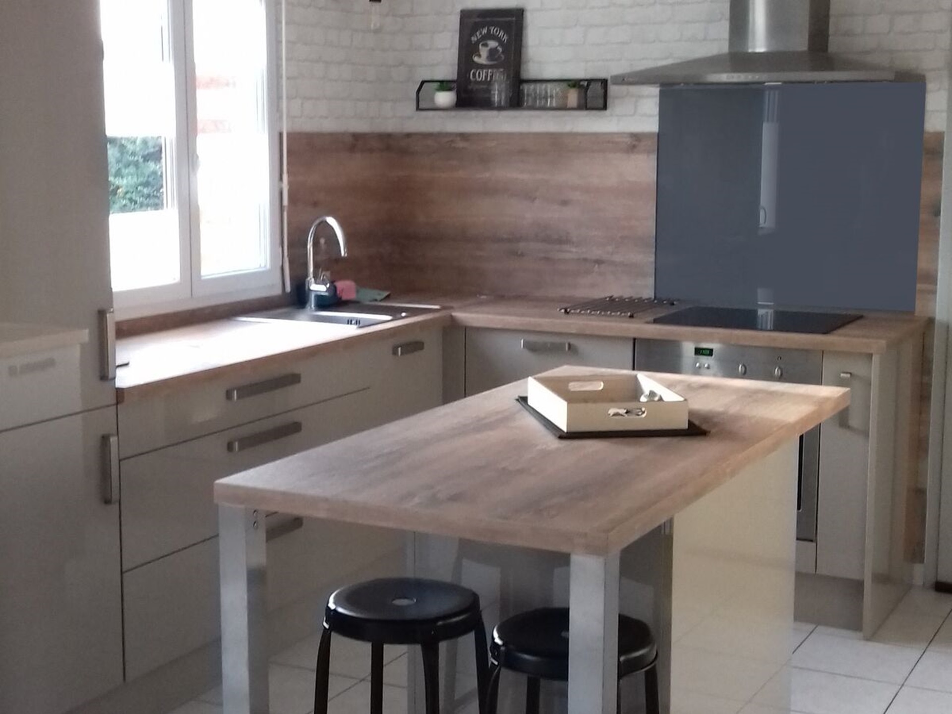 Cuisine avant-après sur mesure Pétilla Grège Majestic Brillant