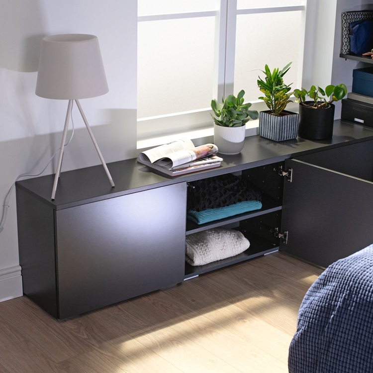 détail système fermeture amortie du meuble de rangement CEASY