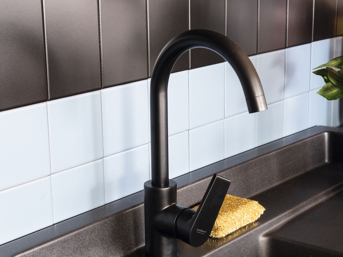 Le bec haut et mobile